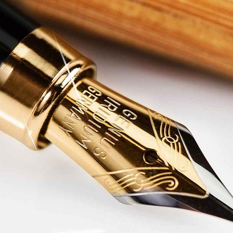 penna stilografica in bambù